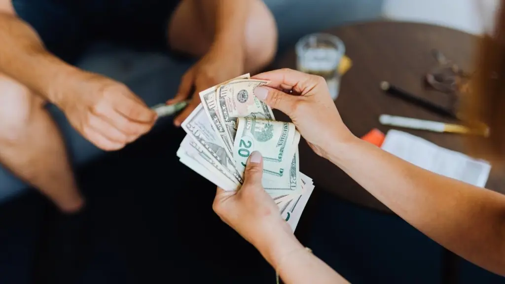 O dólar que virou meta de carreira para brasileiros trabalhando do sofá